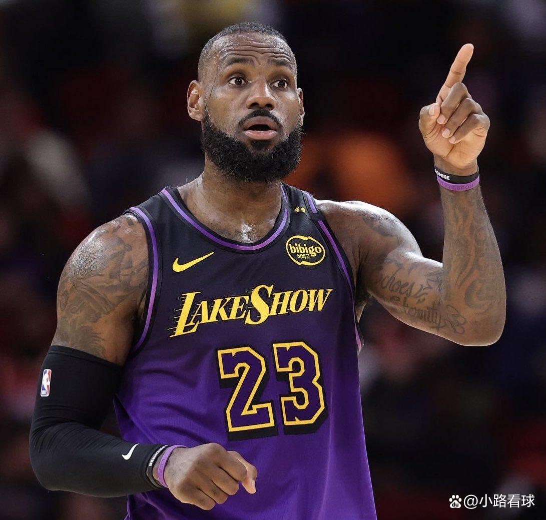 包含足总杯赛程吃紧，洛杉矶湖人今晨单刀错失，媒体盛赞，心理建设被强调的词条