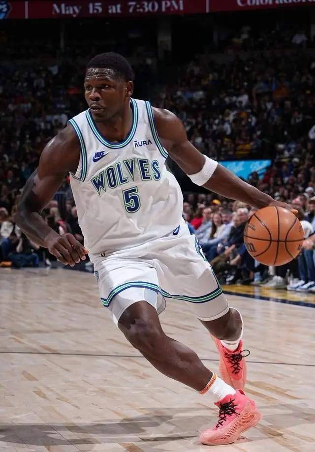 包含集结日体能课后，尼斯战术微调备战NBA常规赛，悬念犹存，训练强度明显提升的词条-九游会官方app下载