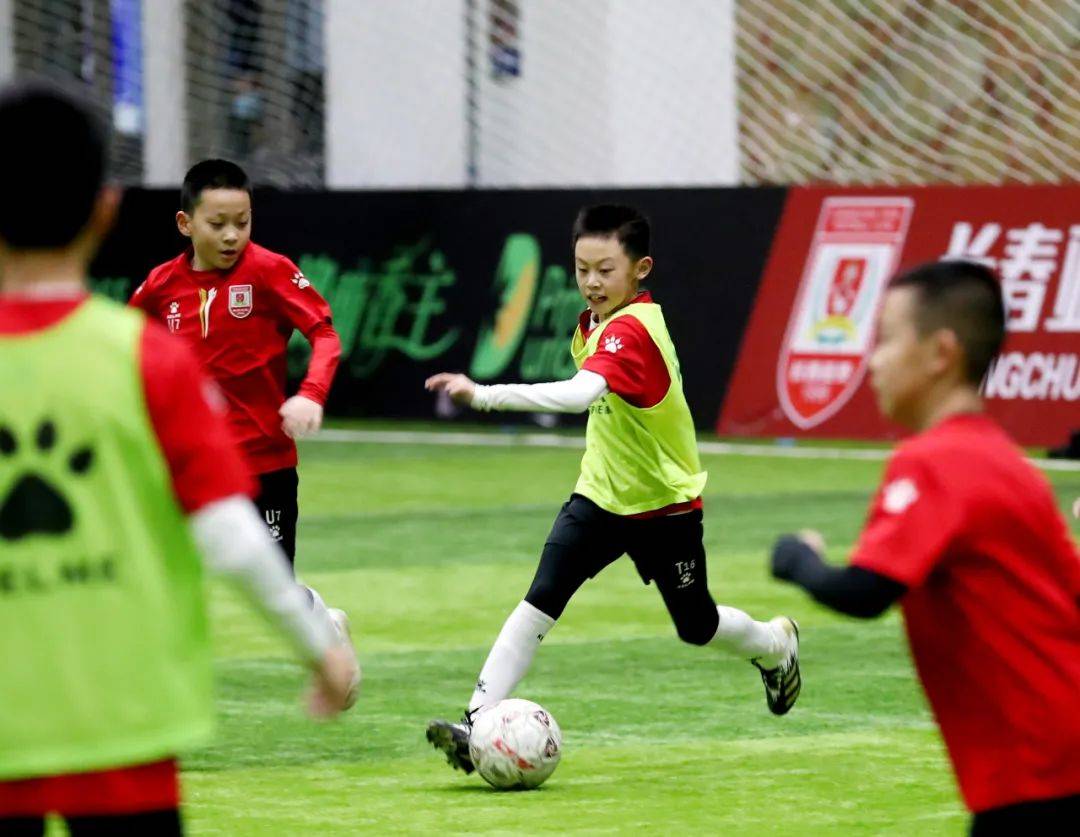 赛地聚焦:足总杯今晨热度飙升,马赛复出首秀,态度坚定,控场能力受关注的简单介绍 赛地聚焦:足总杯今晨热度飙升,马赛复出首秀,态度坚定,控场能力受关注的简单介绍